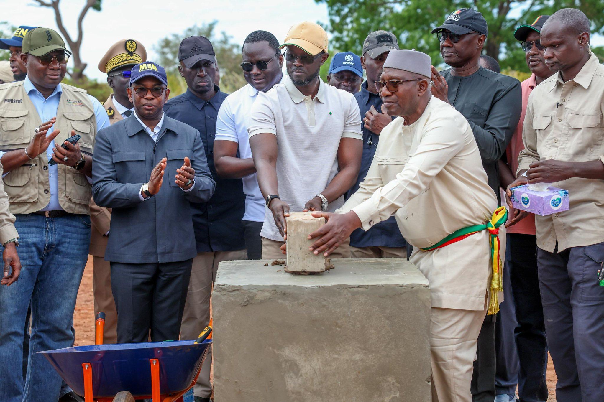 Ziguinchor : pose de la première pierre du Lycée Nation-Armée pour la Qualité et l’Équité
