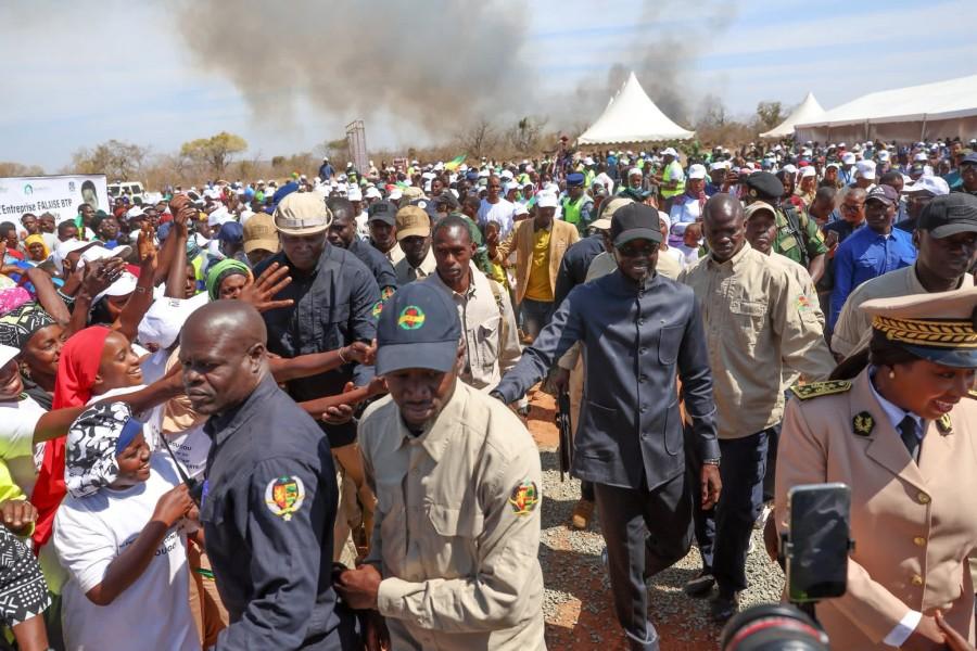 Salémata : le Président Faye pose la première pierre du LYNAQE, quatrième lycée d'excellence du réseau national